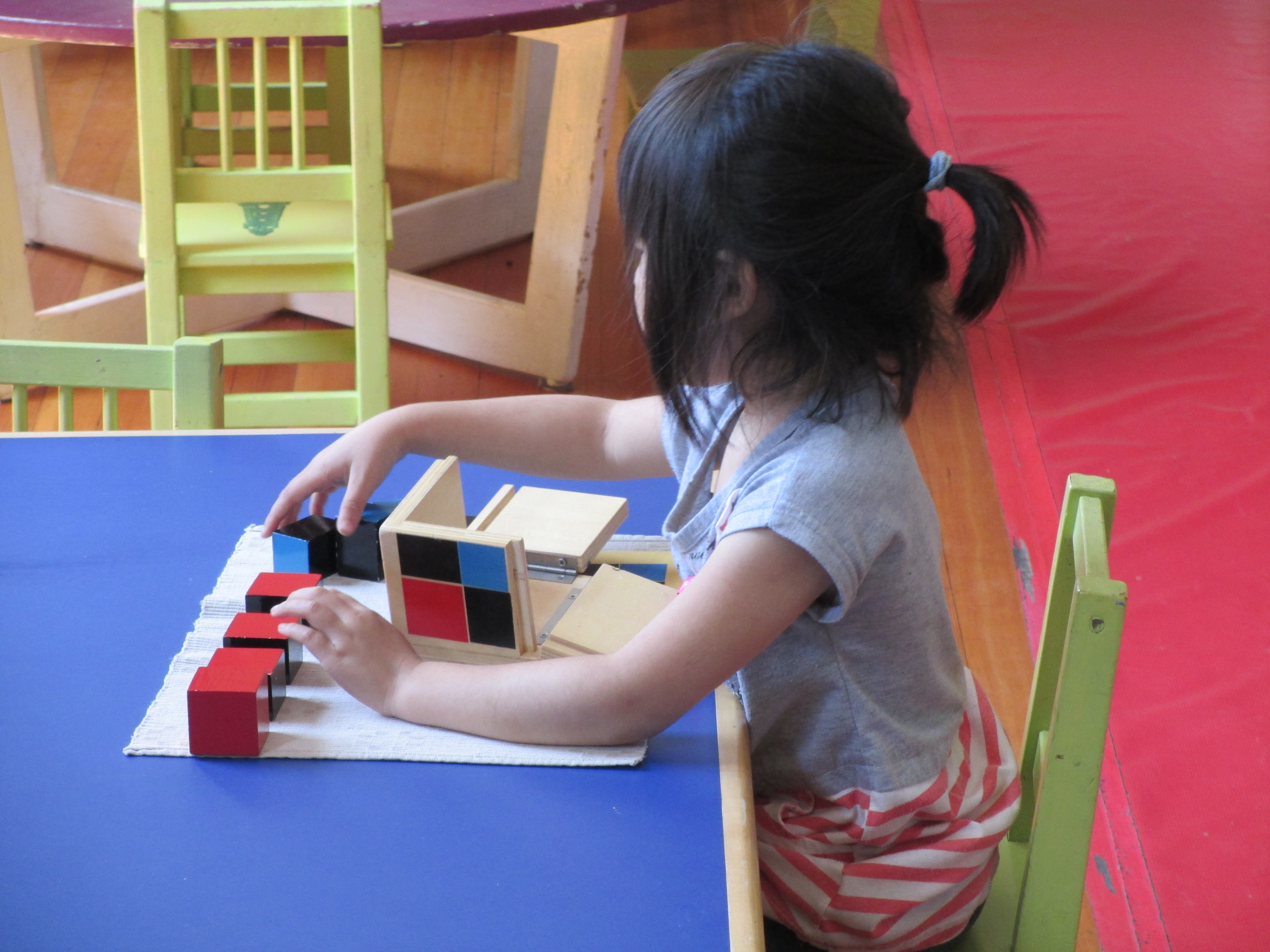 Sensorial learning materials in use